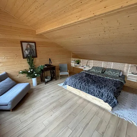 Drewniany Dom W Brzozowisku