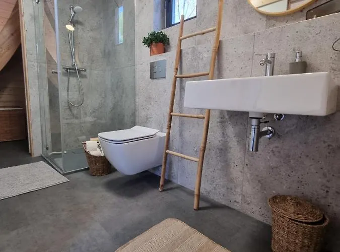 Drewniany Dom W Brzozowisku