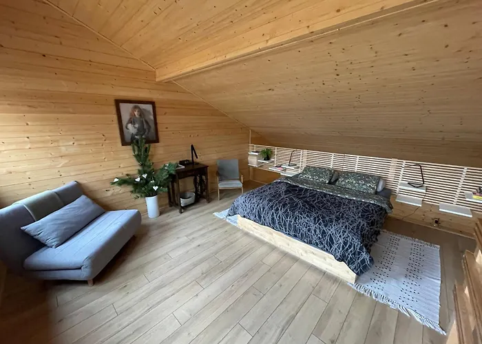 Drewniany Dom W Brzozowisku